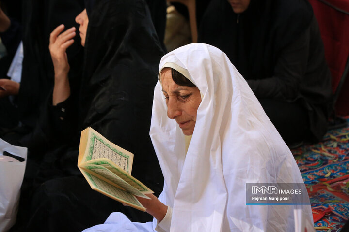 مراسم دعای عرفه در پارک جنگلی ناژوان