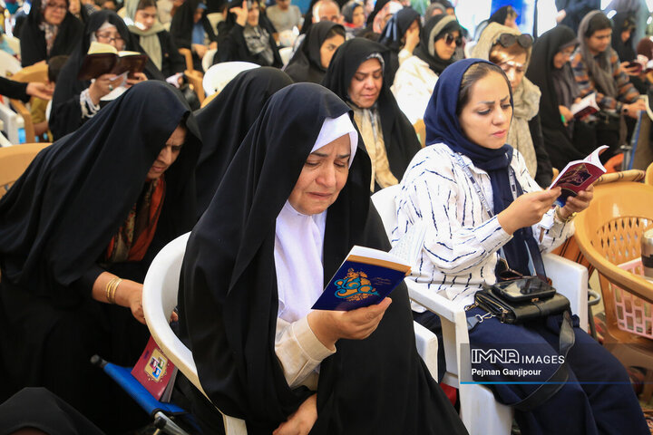 مراسم دعای عرفه در پارک جنگلی ناژوان