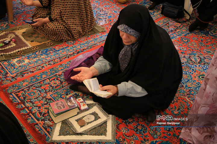 مراسم دعای عرفه در پارک جنگلی ناژوان