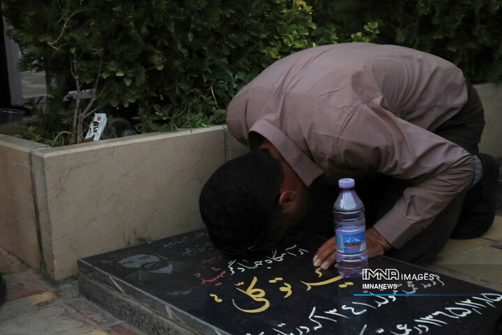 نجوای عرفه در جوار حاج قاسم