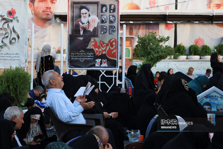 نجوای عرفه در جوار حاج قاسم