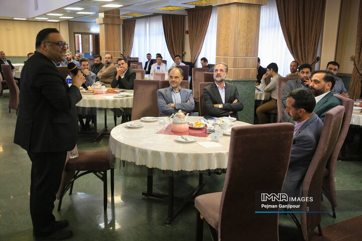 نشست هم‌افزایی مسئولان دفاتر شهرداری اصفهان