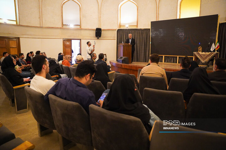 نشست «از دانشگاه تا پایتخت گردشگری آسیا»