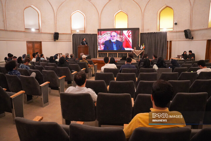 نشست «از دانشگاه تا پایتخت گردشگری آسیا»