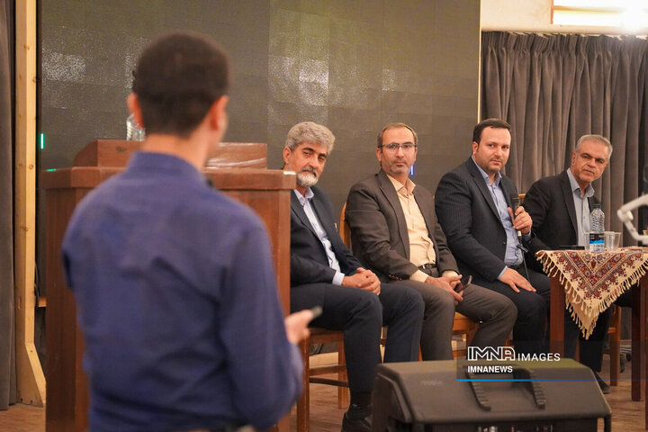 نشست «از دانشگاه تا پایتخت گردشگری آسیا»