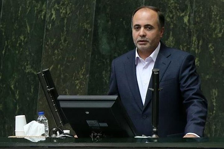 مالیات بر ارزش‌افزوده کالاهای اساسی باید از ۱۰ به یک درصد کاهش پیدا کند