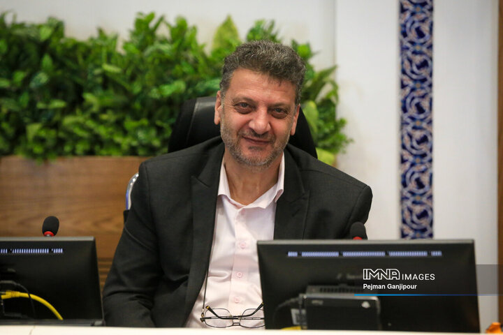 ظرفیت خط یک مترو برای کاهش ترافیک خیابان‌های پرتردد محل مطب پزشکان استفاده شود