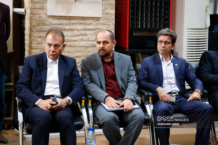 بازدید استاندار اصفهان از مسجد جامع