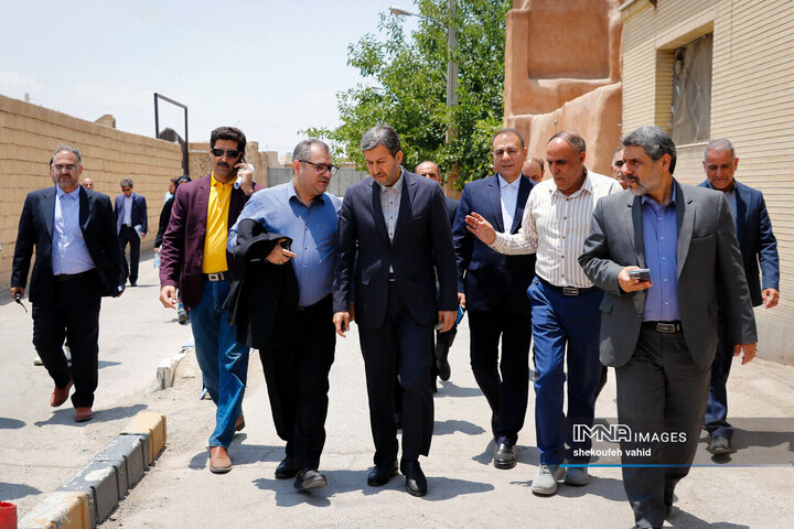 بازدید استاندار اصفهان از مسجد جامع