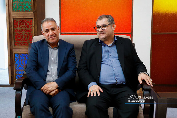 بازدید استاندار اصفهان از مسجد جامع