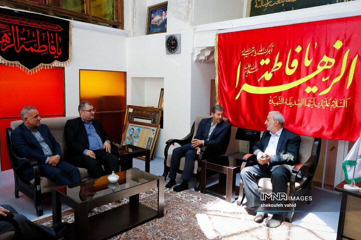 بازدید استاندار اصفهان از مسجد جامع