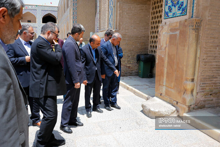 بازدید استاندار اصفهان از مسجد جامع