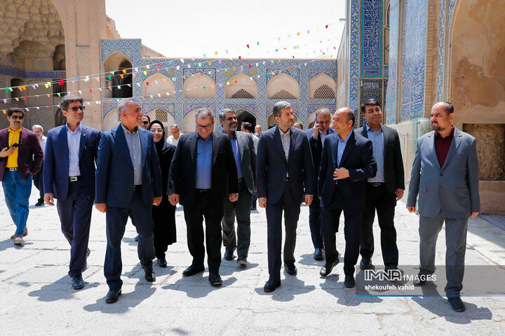 بازدید استاندار اصفهان از مسجد جامع