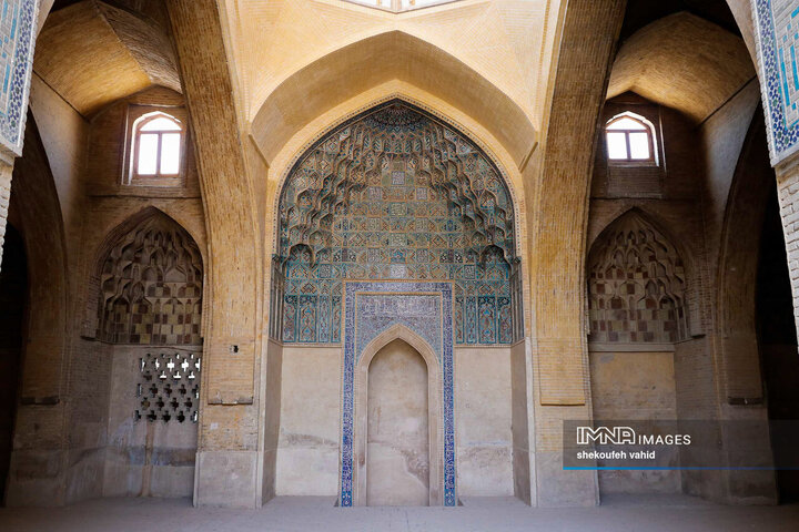 بازدید استاندار اصفهان از مسجد جامع