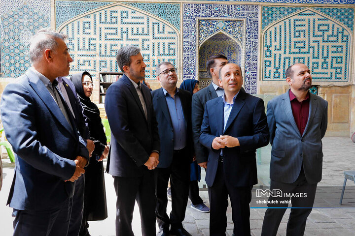 بازدید استاندار اصفهان از مسجد جامع