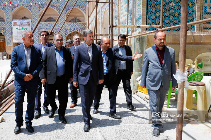 بازدید استاندار اصفهان از مسجد جامع