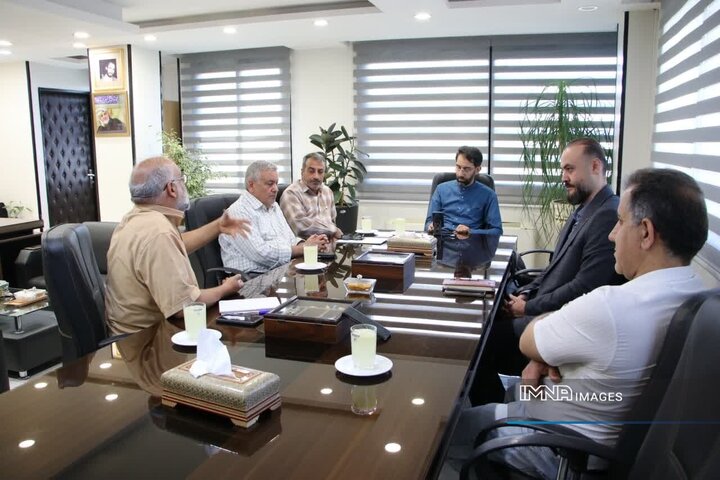 بازار گیاهان دارویی محل ترویج سبک زندگی سالم است