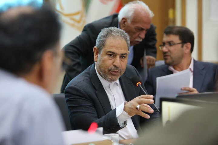 همتی سندی دارد، ارائه کند؛ در غیر این‌ صورت محاکمه شود