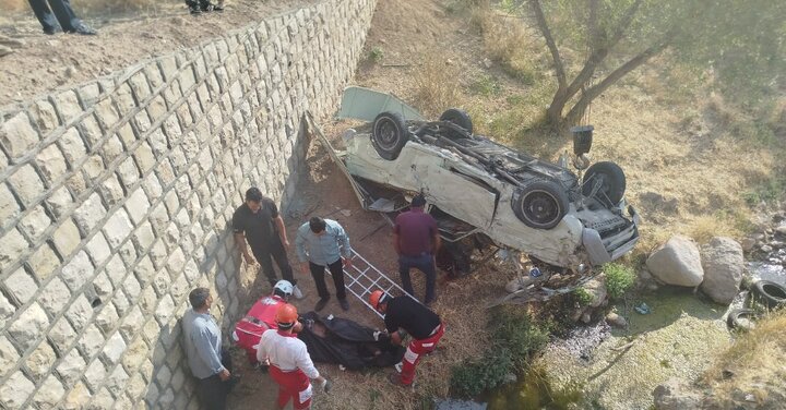 فوت راننده وانت بر اثر واژگونی در محور هرسین-کرمانشاه