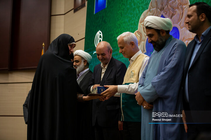 آیین افتتاح کانون خادمیاران رضوی شهدای خدمت در اصفهان