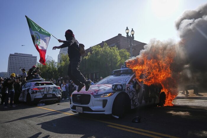 سومین روز اعتراضات مهاجرتی آمریکا در قاب تصویر