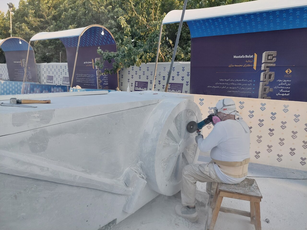 اینجا از دل خاموشی سنگ، زیبایی برمی‌خیزد