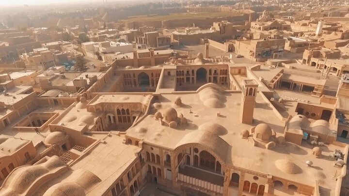 «لتحر؛ سرزمین آبادی و آزادگی» روی آنتن شبکه دو