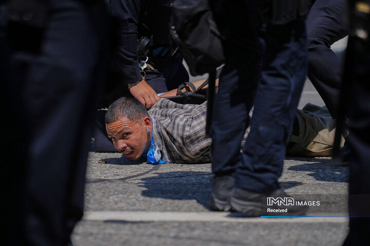 برخورد شدید با معترضان لس‌آنجلس