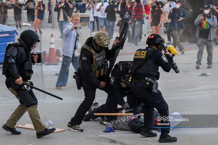 برخورد شدید با معترضان لس‌آنجلس