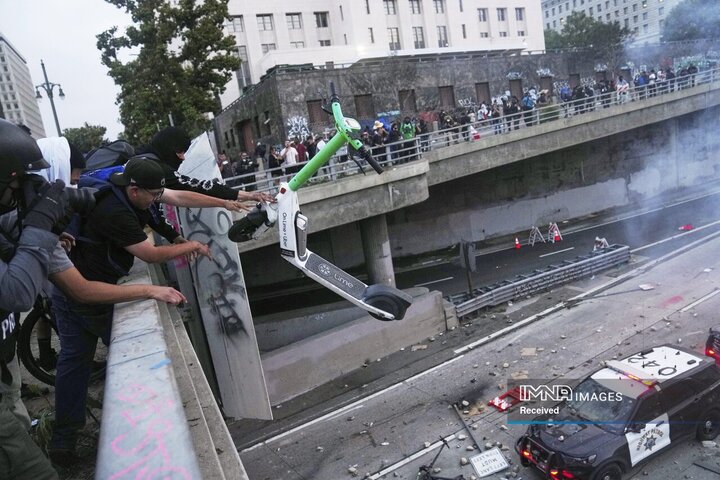 برخورد شدید با معترضان لس‌آنجلس