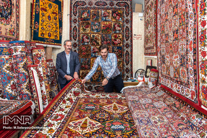 تولید سالانه ۵۰ هزار مترمربع فرش دستباف در چهارمحال‌وبختیاری