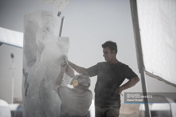 نخستین سمپوزیوم بین‌المللی مجسمه‌سازی سنگ در اصفهان