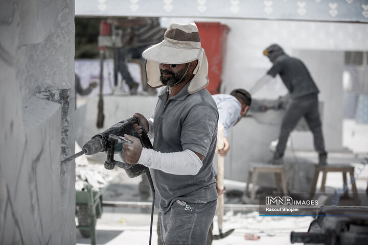 نخستین سمپوزیوم بین‌المللی مجسمه‌سازی سنگ در اصفهان