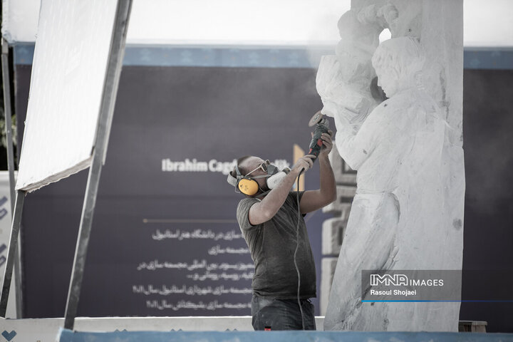 نخستین سمپوزیوم بین‌المللی مجسمه‌سازی سنگ در اصفهان