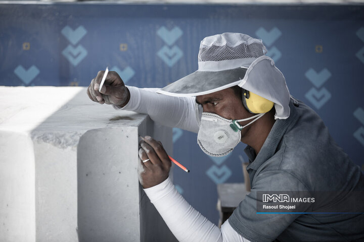 نخستین سمپوزیوم بین‌المللی مجسمه‌سازی سنگ در اصفهان