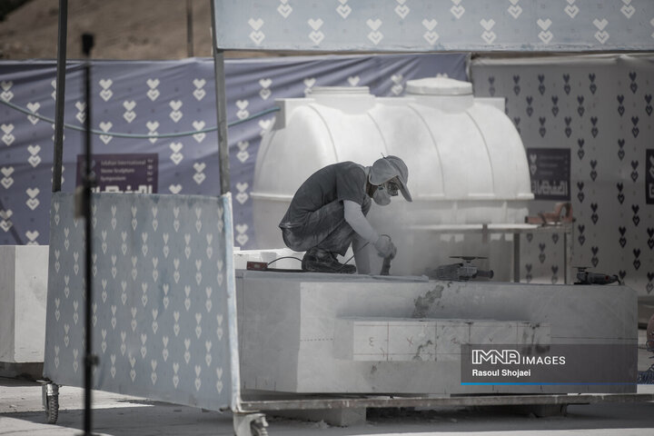 نخستین سمپوزیوم بین‌المللی مجسمه‌سازی سنگ در اصفهان