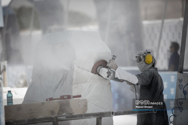 نخستین سمپوزیوم بین‌المللی مجسمه‌سازی سنگ در اصفهان