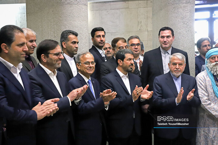 ادای احترام نمایندگان کشورهای عضو اکو به مقام ابوعلی سینا