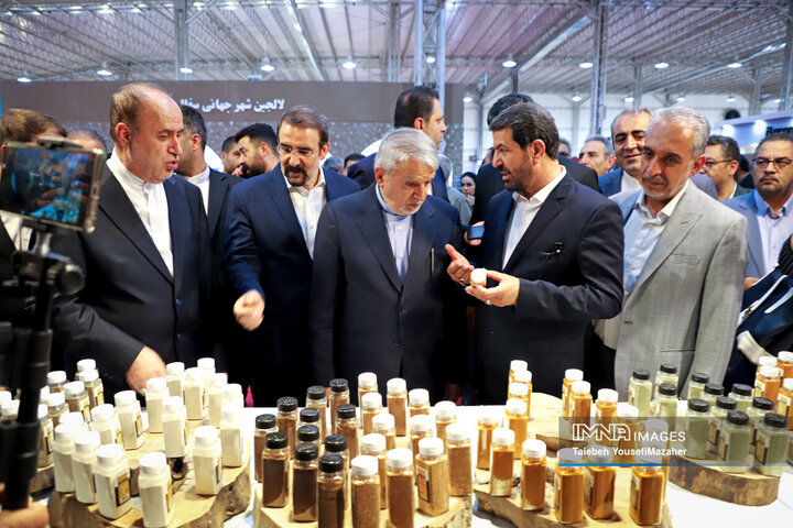 نمایشگاه تخصصی گردشگری سلامت اکو در همدان