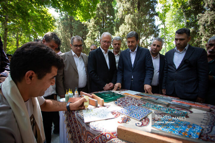 آیین بهره‌برداری از گذر صنایع دستی اصفهان