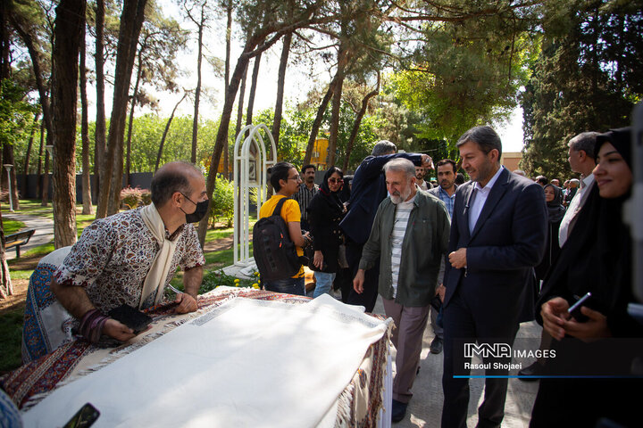 آیین بهره‌برداری از گذر صنایع دستی اصفهان