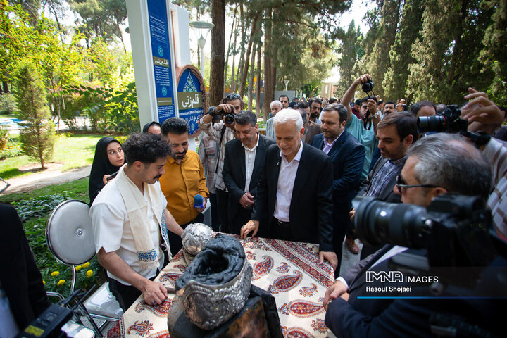 آیین بهره‌برداری از گذر صنایع دستی اصفهان