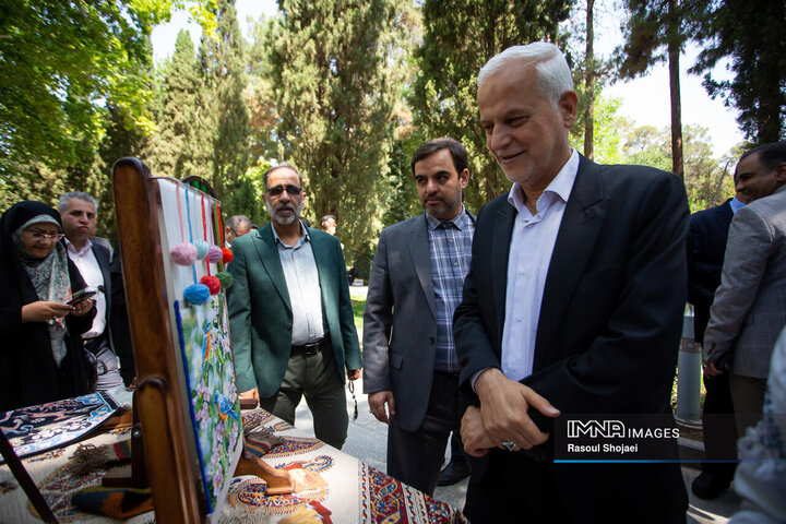 آیین بهره‌برداری از گذر صنایع دستی اصفهان