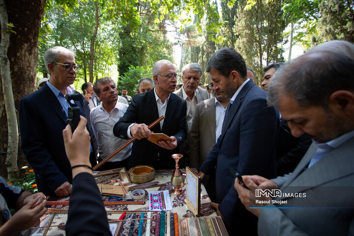 آیین بهره‌برداری از گذر صنایع دستی اصفهان