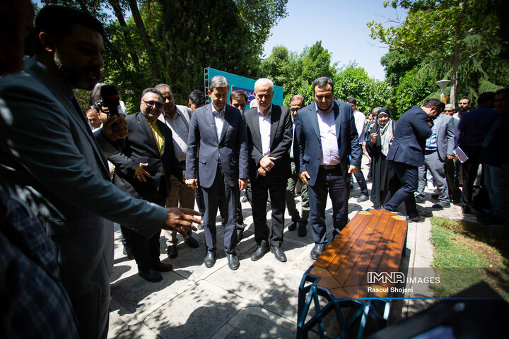 آیین بهره‌برداری از گذر صنایع دستی اصفهان