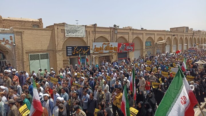 فیلم| خروش حماسی مردم دارالعباده یزد برای نابودی اسرائیل