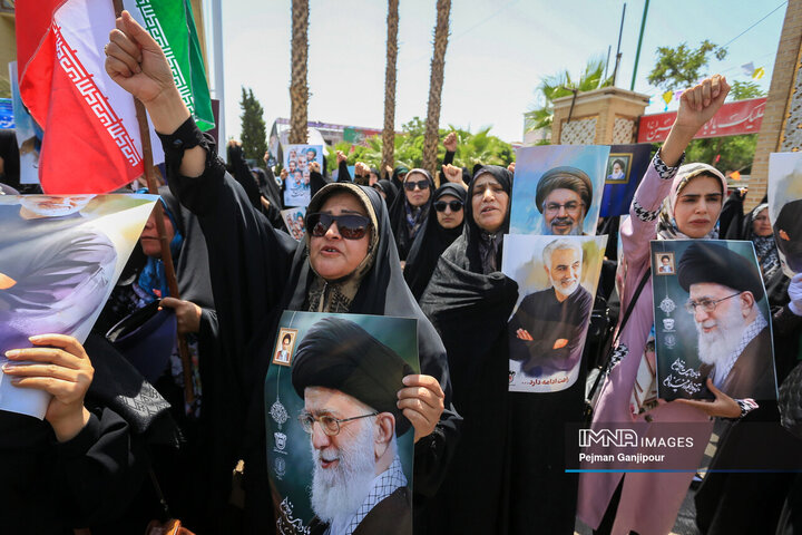 تجمع مردم سنندج در محکومیت اقدام تجاوزکارانه رژیم صهیونیستی + فیلم