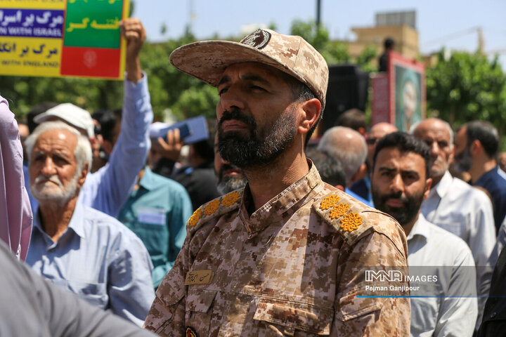 راهپیمایی نمازگزاران اصفهانی در محکومیت تجاوز رژیم صهیونیستی به کشور