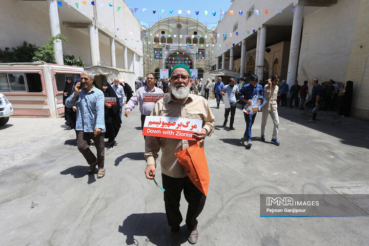 راهپیمایی نمازگزاران اصفهانی در محکومیت تجاوز رژیم صهیونیستی به کشور