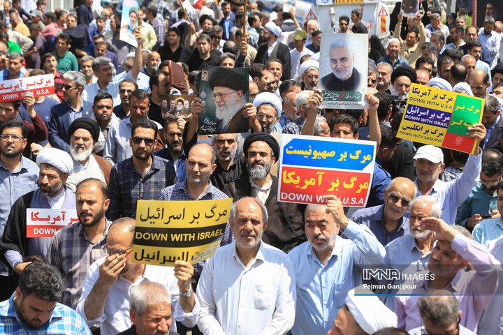 راهپیمایی نمازگزاران اصفهانی در محکومیت تجاوز رژیم صهیونیستی به کشور